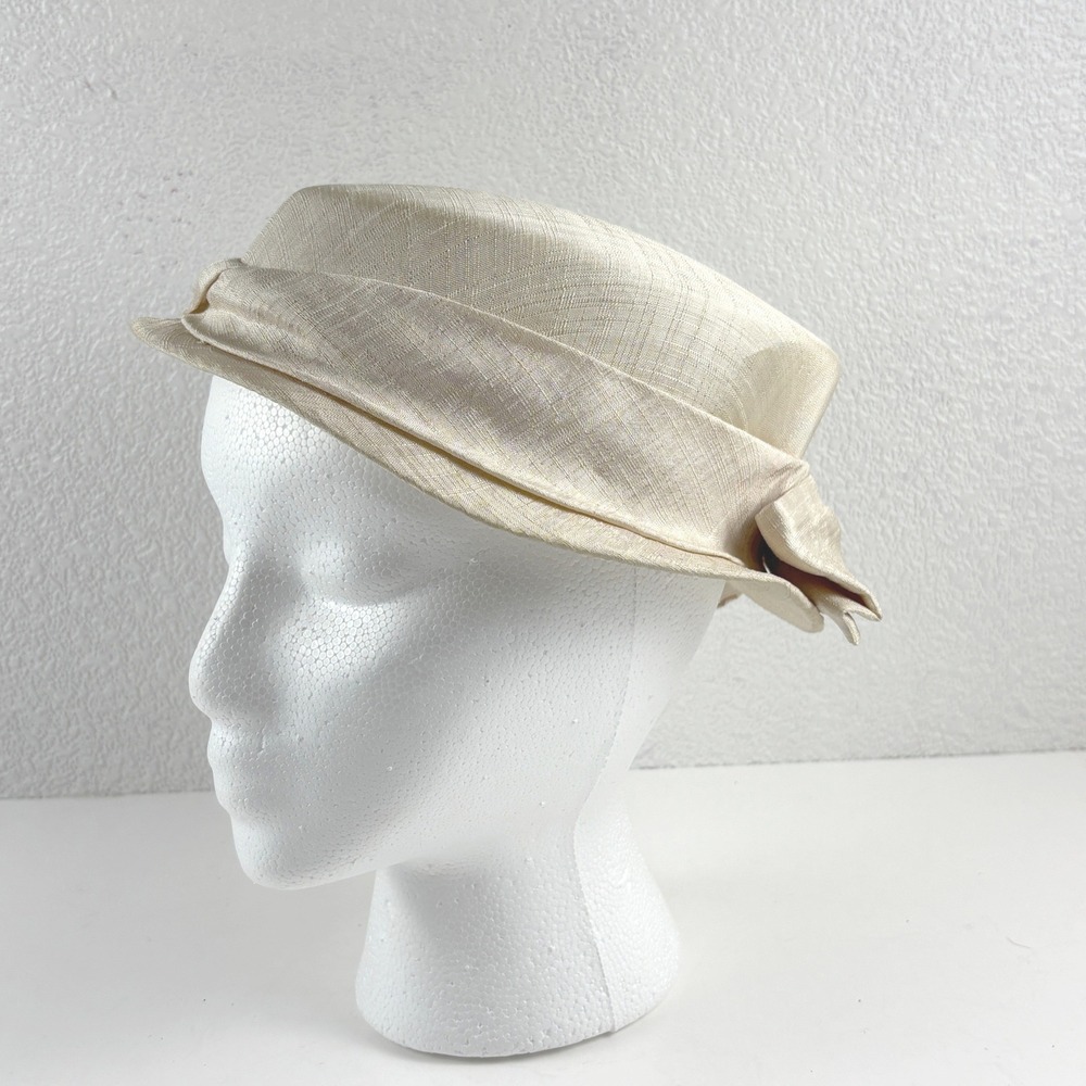 Vintage‎ Pillbox Hat Womens OS Champagne Gold Bow Back Formal Retro 21.5 Inches